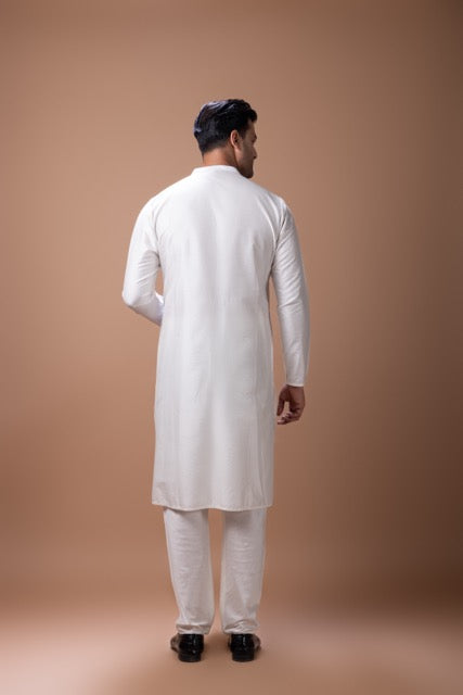 Off White Hand Foam Painted Flower On Kurta With Kardana Hand Embroidery With Pajama Set