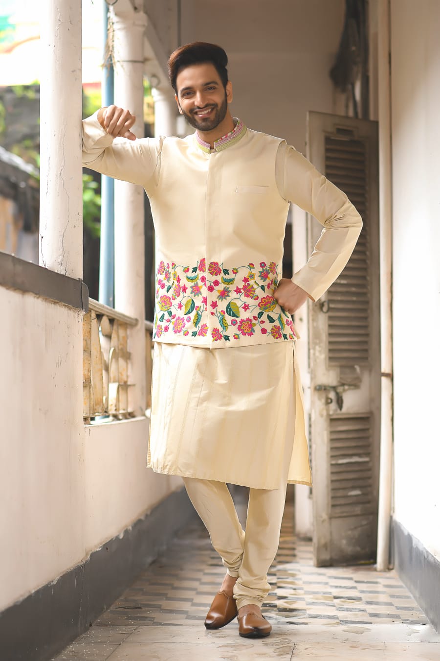 Light Beidge With Stichline And Applique On Kurta With Heavy Hand Zardosi Embroiderey Bundi Set