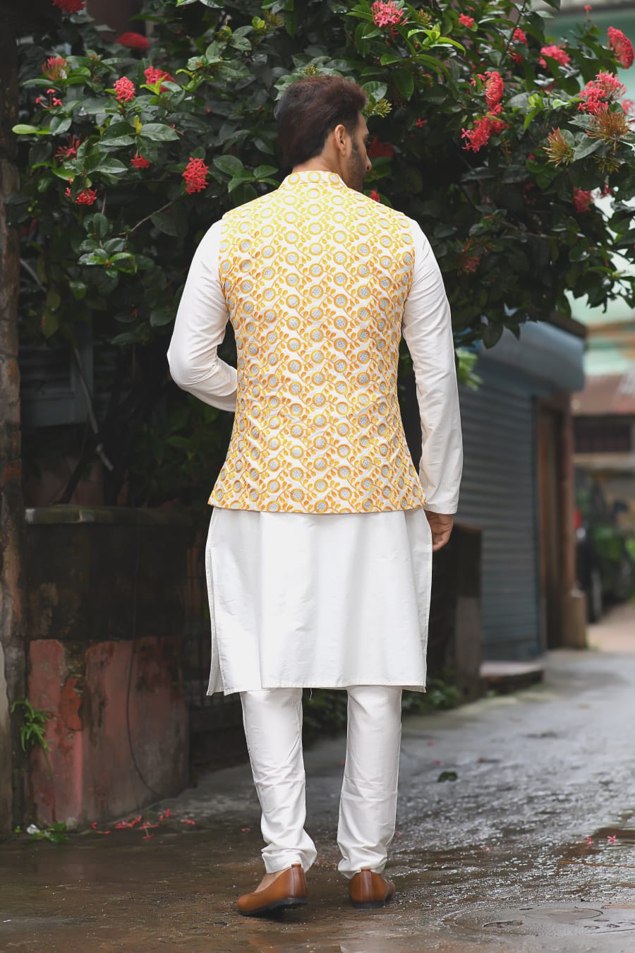 Light Beidge With Stichline And Applique On Kurta With Heavy Hand Zardosi Embroiderey Bundi Set