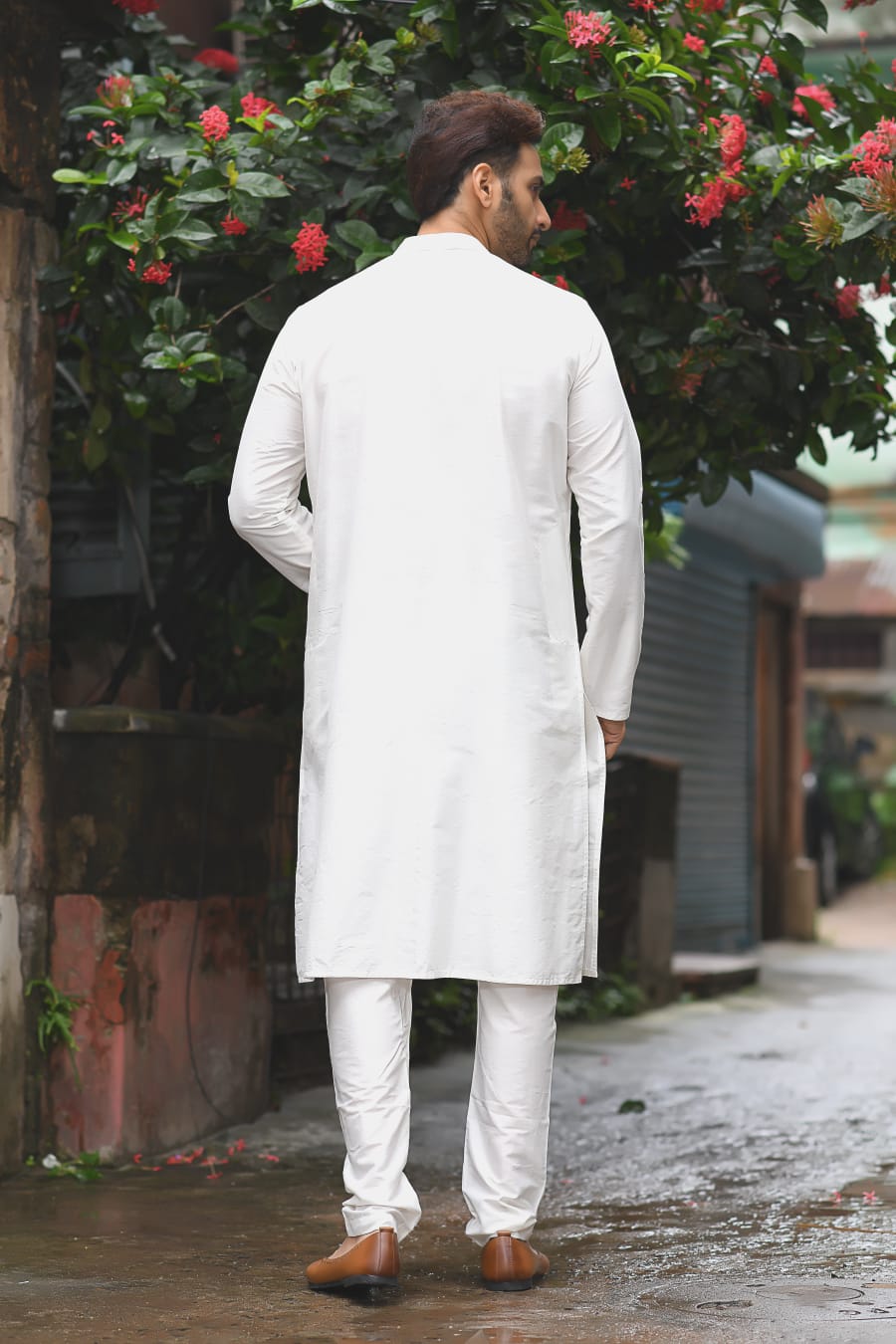 Light Beidge With Stichline And Applique On Kurta With Heavy Hand Zardosi Embroiderey Bundi Set