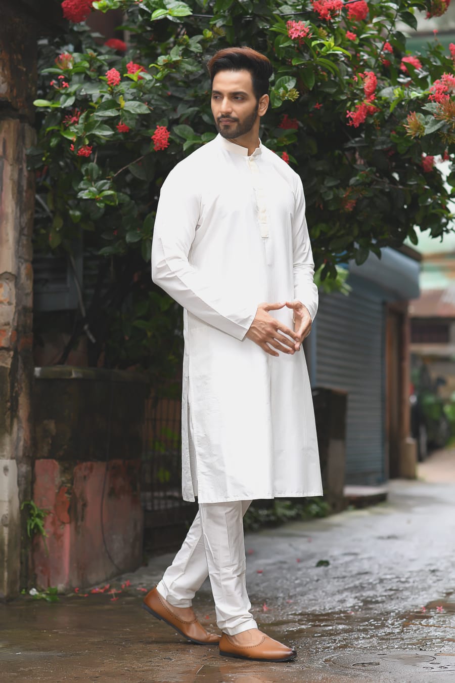 Light Beidge With Stichline And Applique On Kurta With Heavy Hand Zardosi Embroiderey Bundi Set