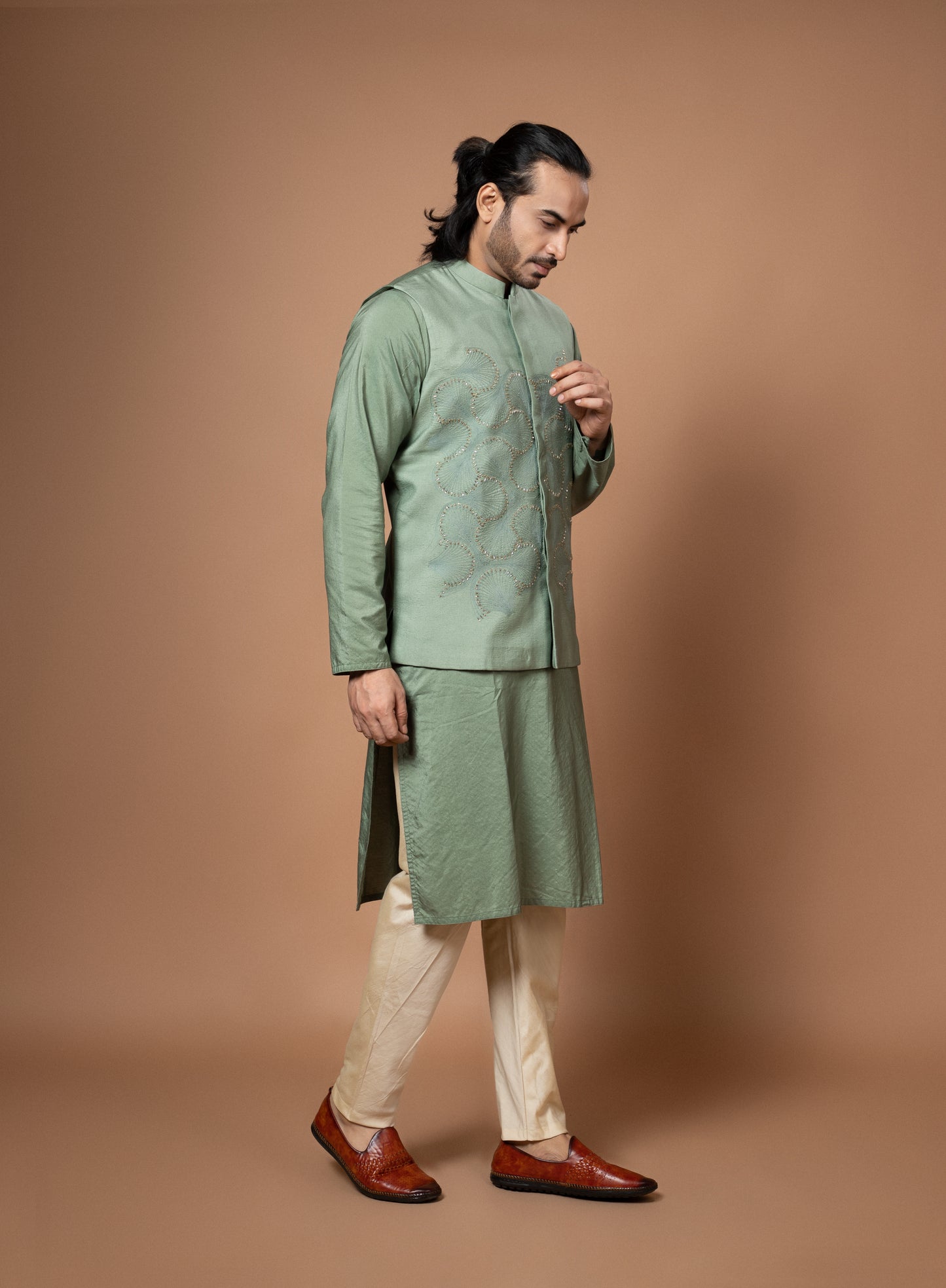 Olive Green Plain Kurta With Quirku Embroidery Bundi Pajamna Set