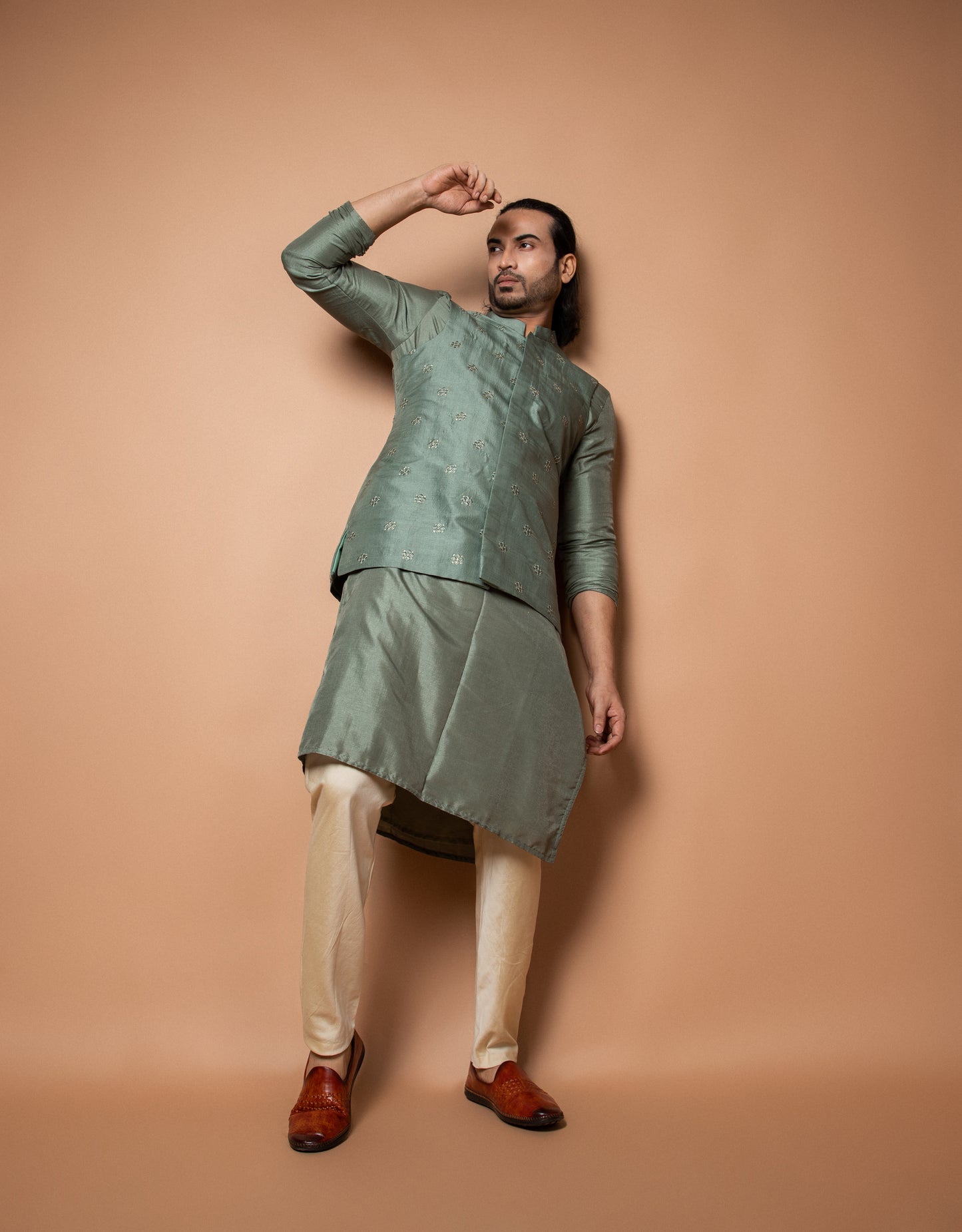 Olive Green Plain Kurta With Sequenc And Thread Embroidery On Bundi Pajamna Set